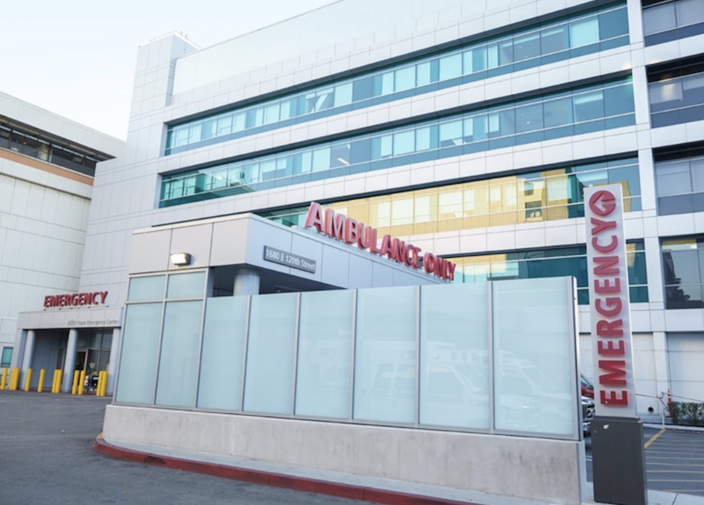 Facade of MLKCH Emergency Room entrance