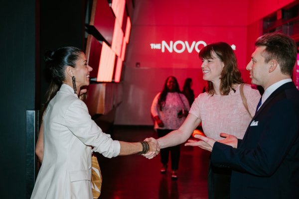 2 women greeting each other