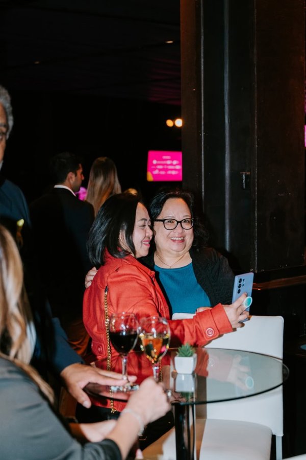 2 women taking a selfie