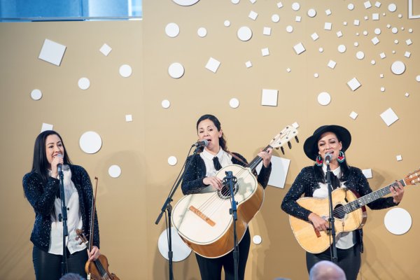 Sharing the Dream Luncheon | © Maya Meyers Photography