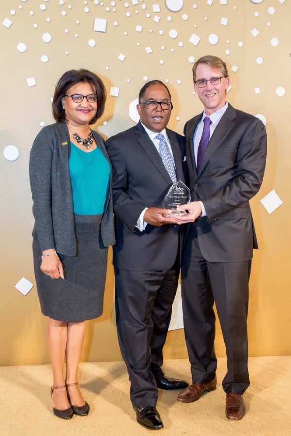 Sharing the Dream Luncheon | © Maya Meyers Photography