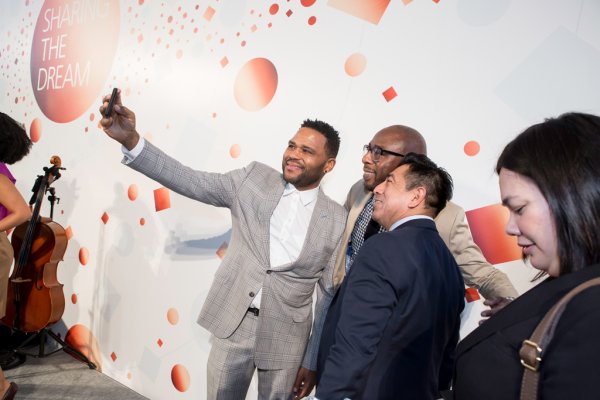 5th Anniversary Sharing the Dream Lunch | © Maya Meyers Photography